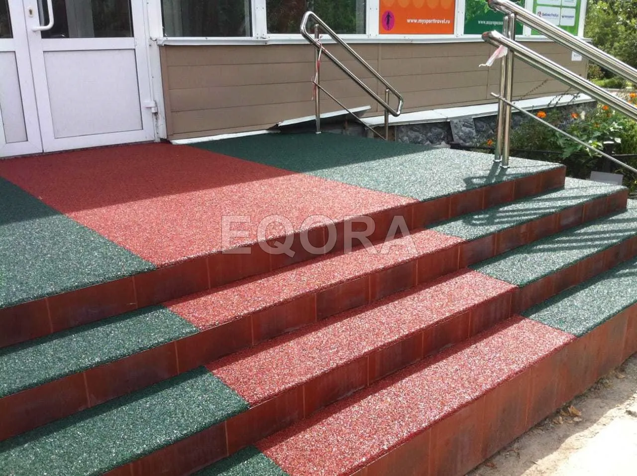 Резиновое покрытие на травмоопасные участки из резиновой крошки в Лебяжьем